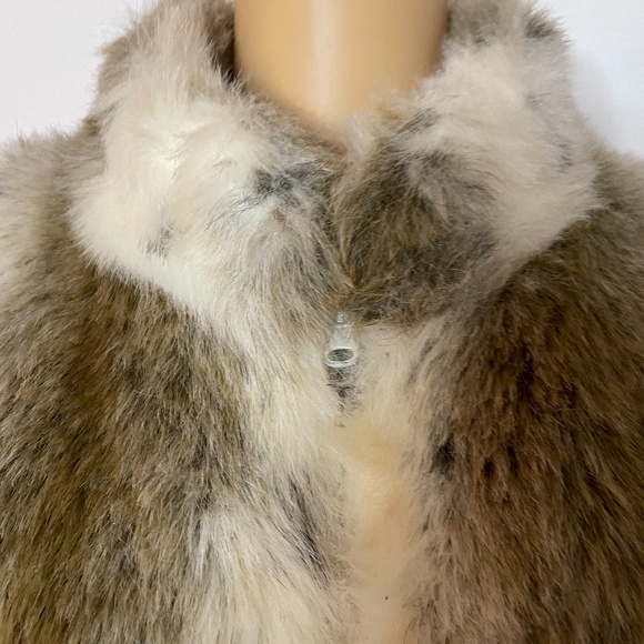 Vintage faux fur cream tan gray zipper mock collared vest with pockets! - Picture 12 of 14